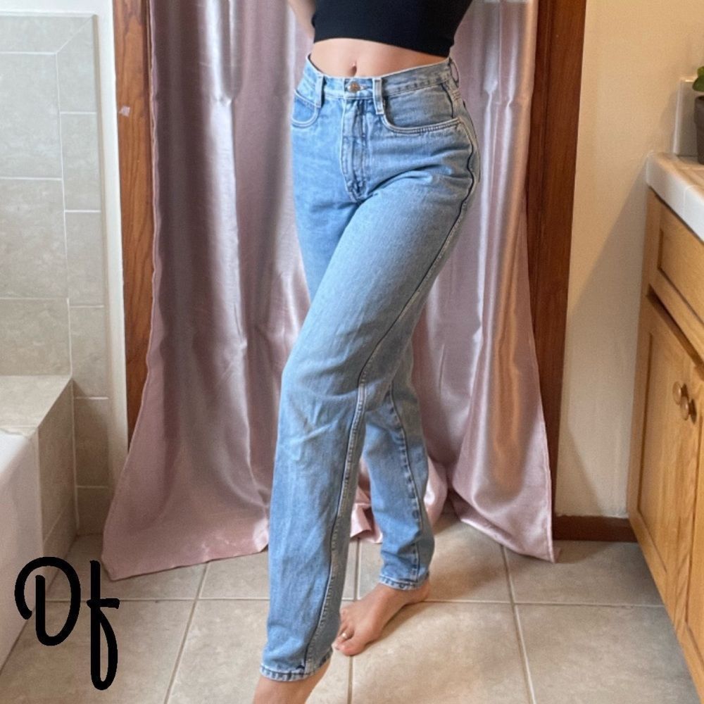 Vintage Bill Blass High Rise Light Wash Strait Leg Jeans 26 Waist